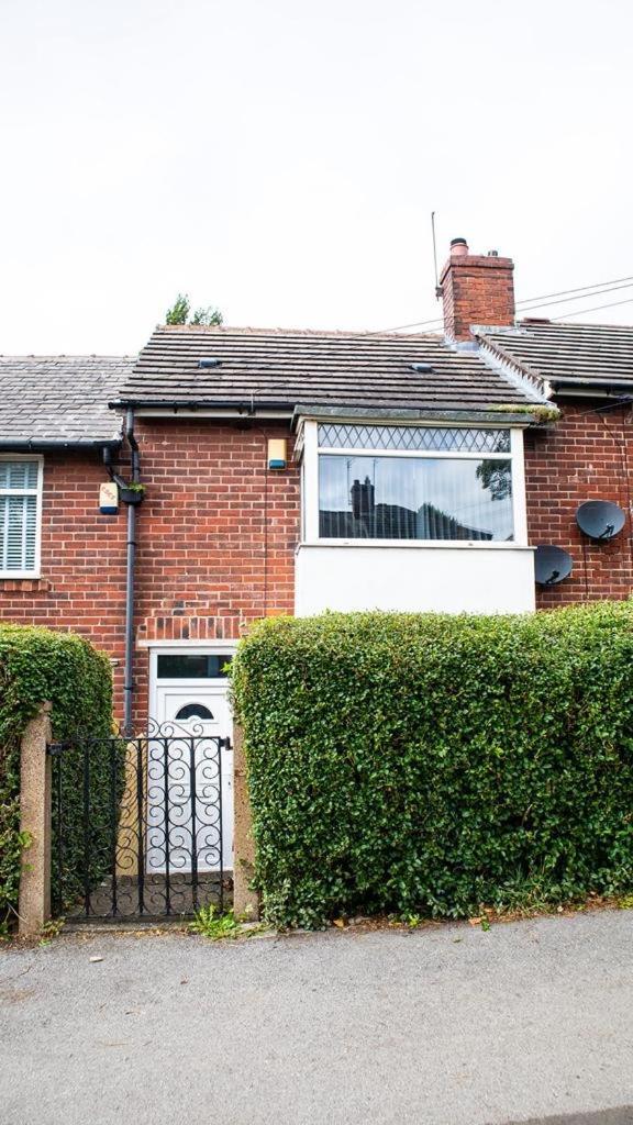 Holiday home Hilltop Place , Parkway M1 J33 Sheffield